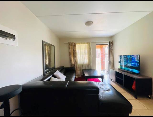 2 BEDROOM APARTMENT FOR SALE IN OLIFANTSVLEI